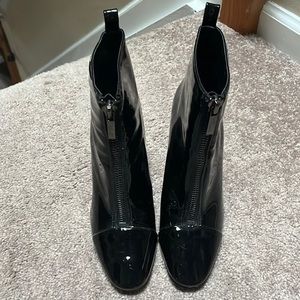 Kendall&Kylie patent leather booties